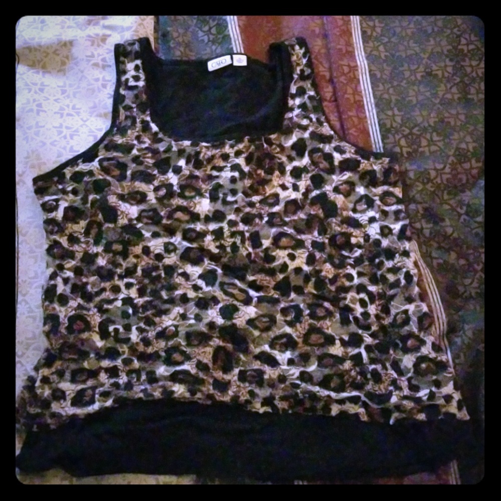sleeveless shirt